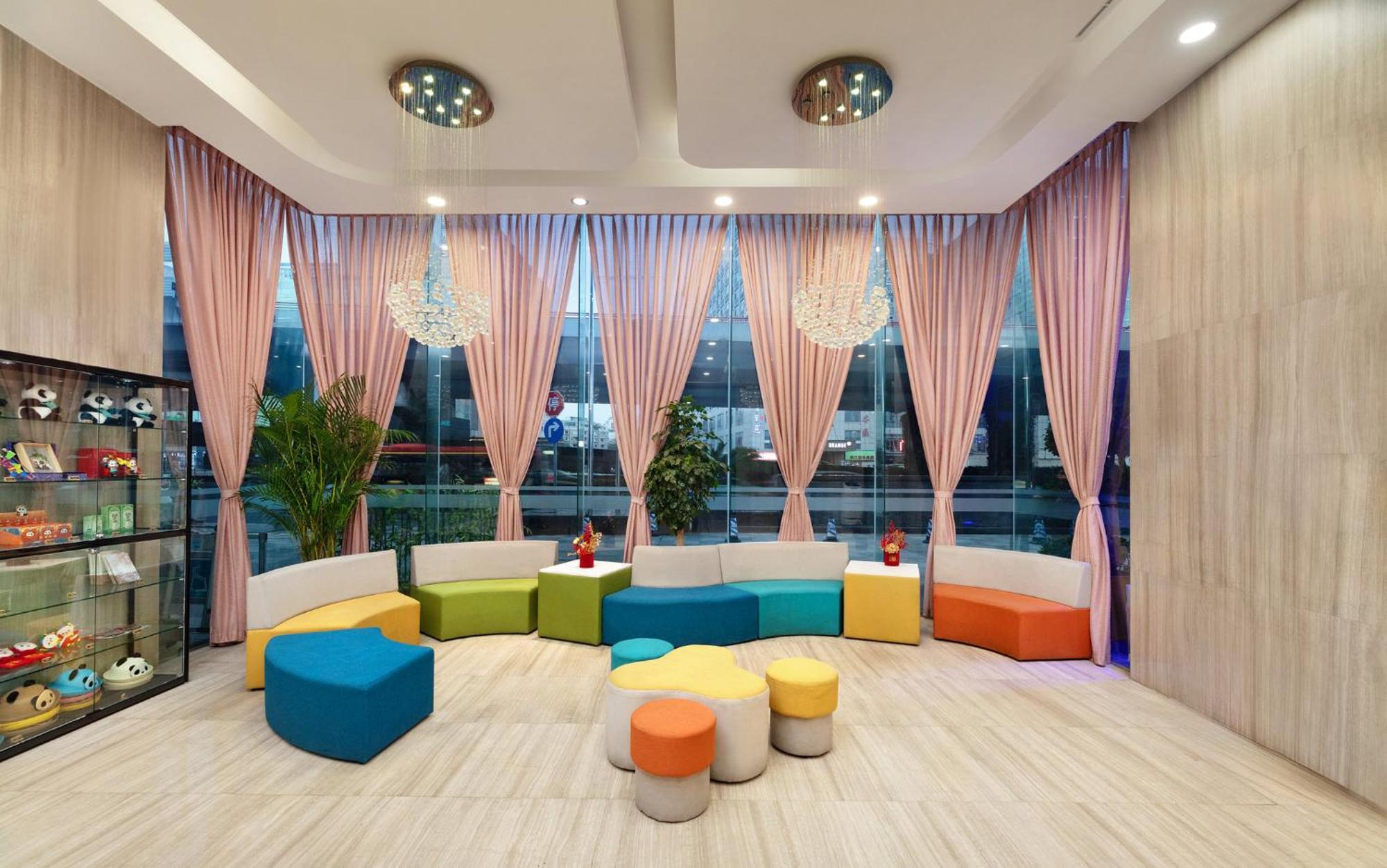 Holiday Inn Express Chengdu Wuhou By Ihg-Wuhou Temple And Jinli Exterior foto